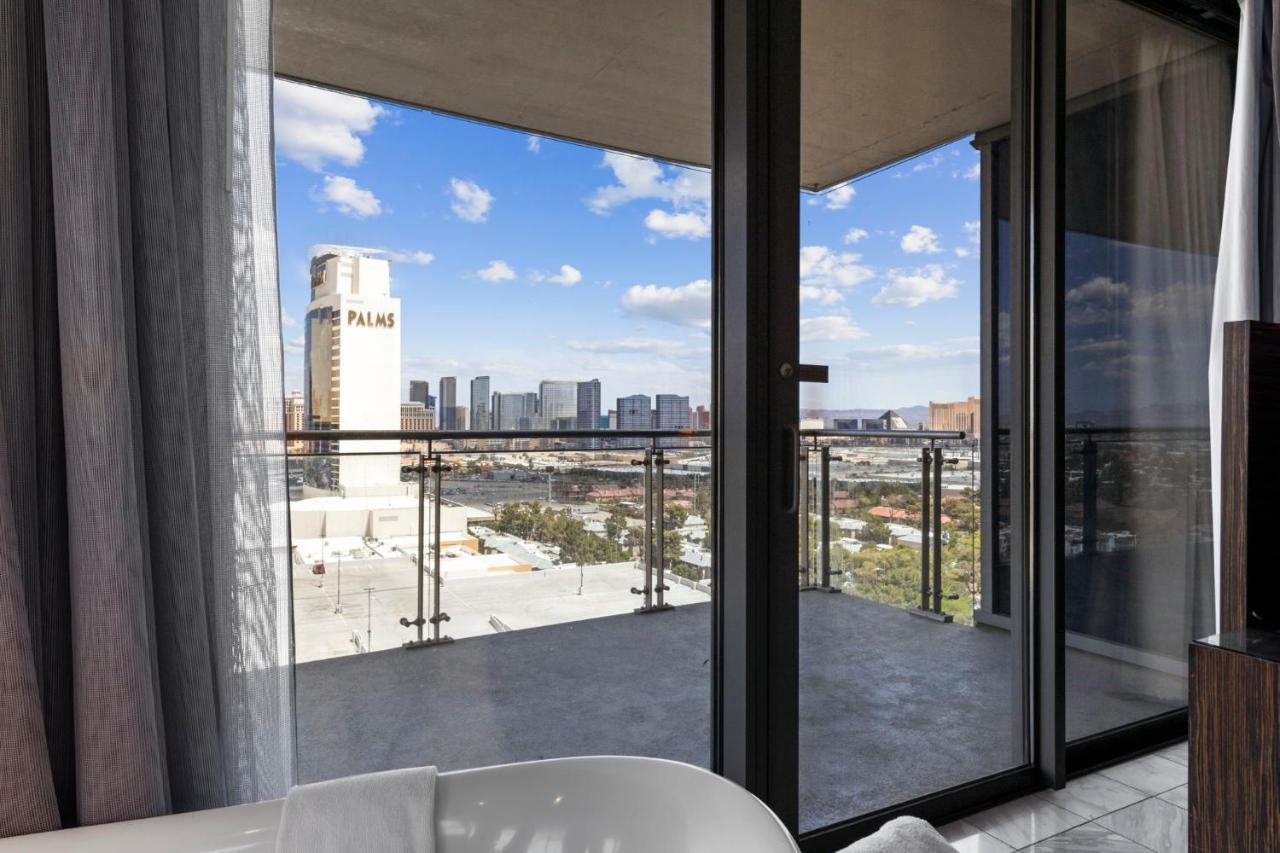 Huge Modern Luxury 17 Floor Panoramic Corner Suite With Open Balcony Las Vegas Exterior photo